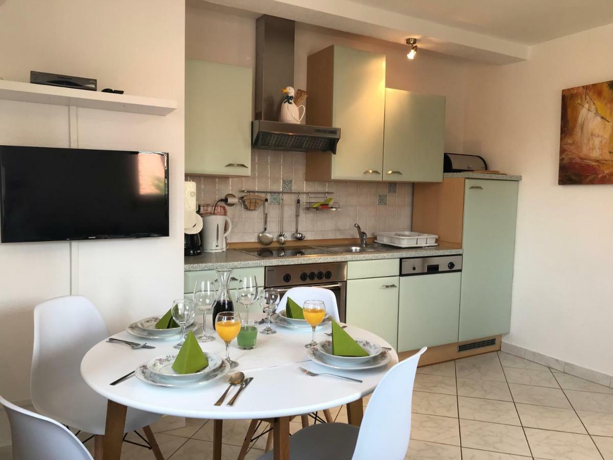 Ferienwohnung Mit 2 Schlafzimmer Oder Studio Apartment - Istrien-Fiorini Бртонигла Экстерьер фото